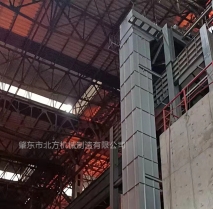 垂直大傾角膠帶輸送機(jī)客戶現(xiàn)場實(shí)圖